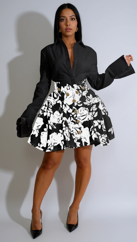 MINIROCK MIT ROSENDRUCK UND TULPE