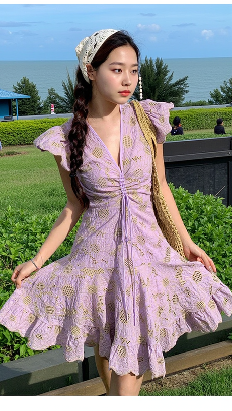 DANIE MINIKLEID AUS BLUMENSPITZE IN HELLEM LILA