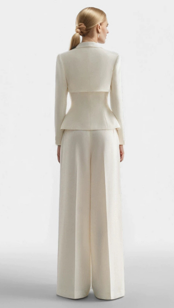 AIIZIE AURORA FLOWER DETAIL JACKET IN WHITE - product image