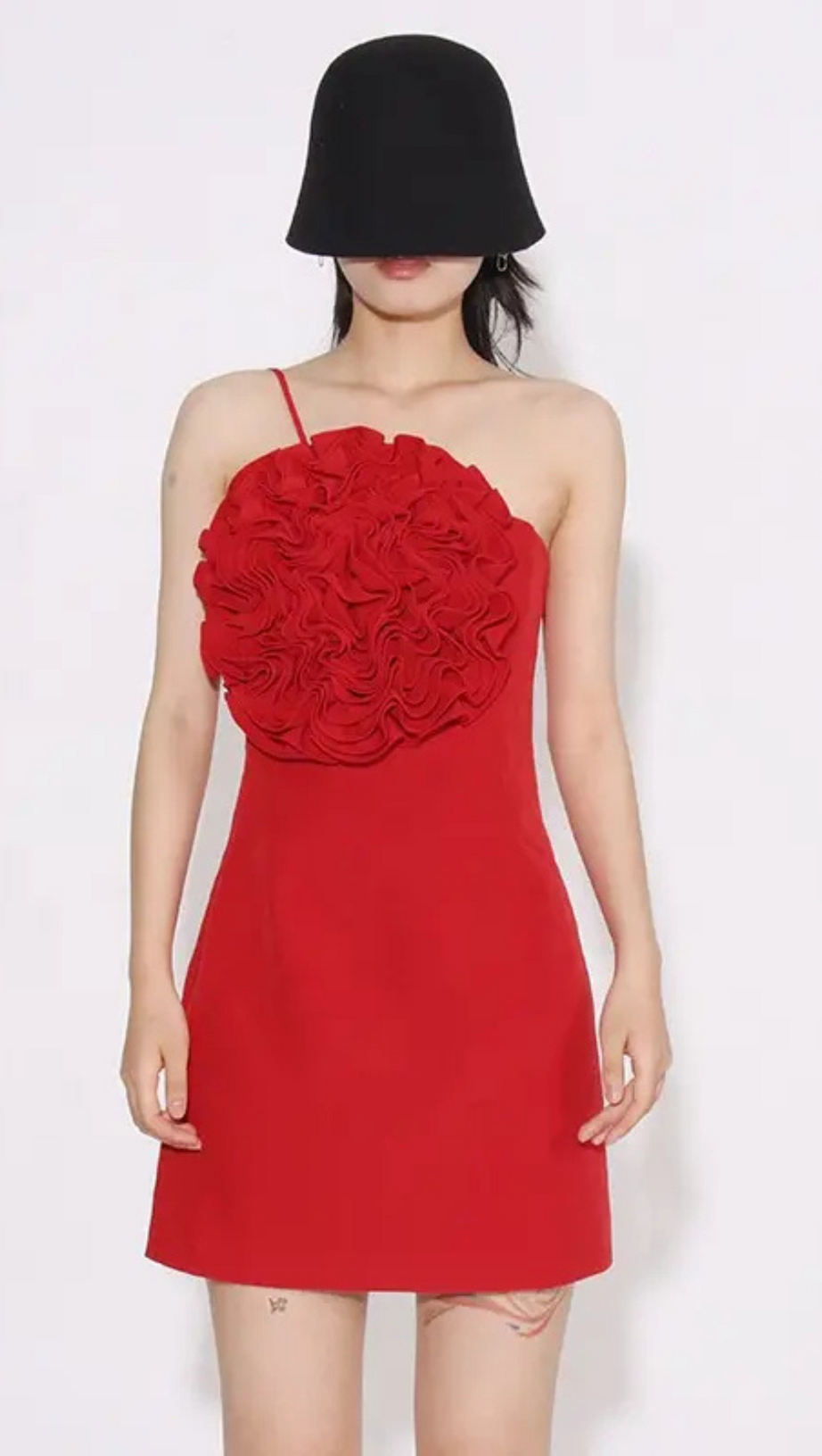 AMITY ONE-SHOULDER MINIKLEID MIT BLUMENAPPLIKATIONEN IN ROT