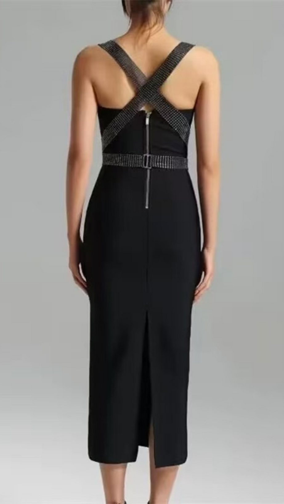 ABITO MIDI CON STRASS E SCOLLO A V