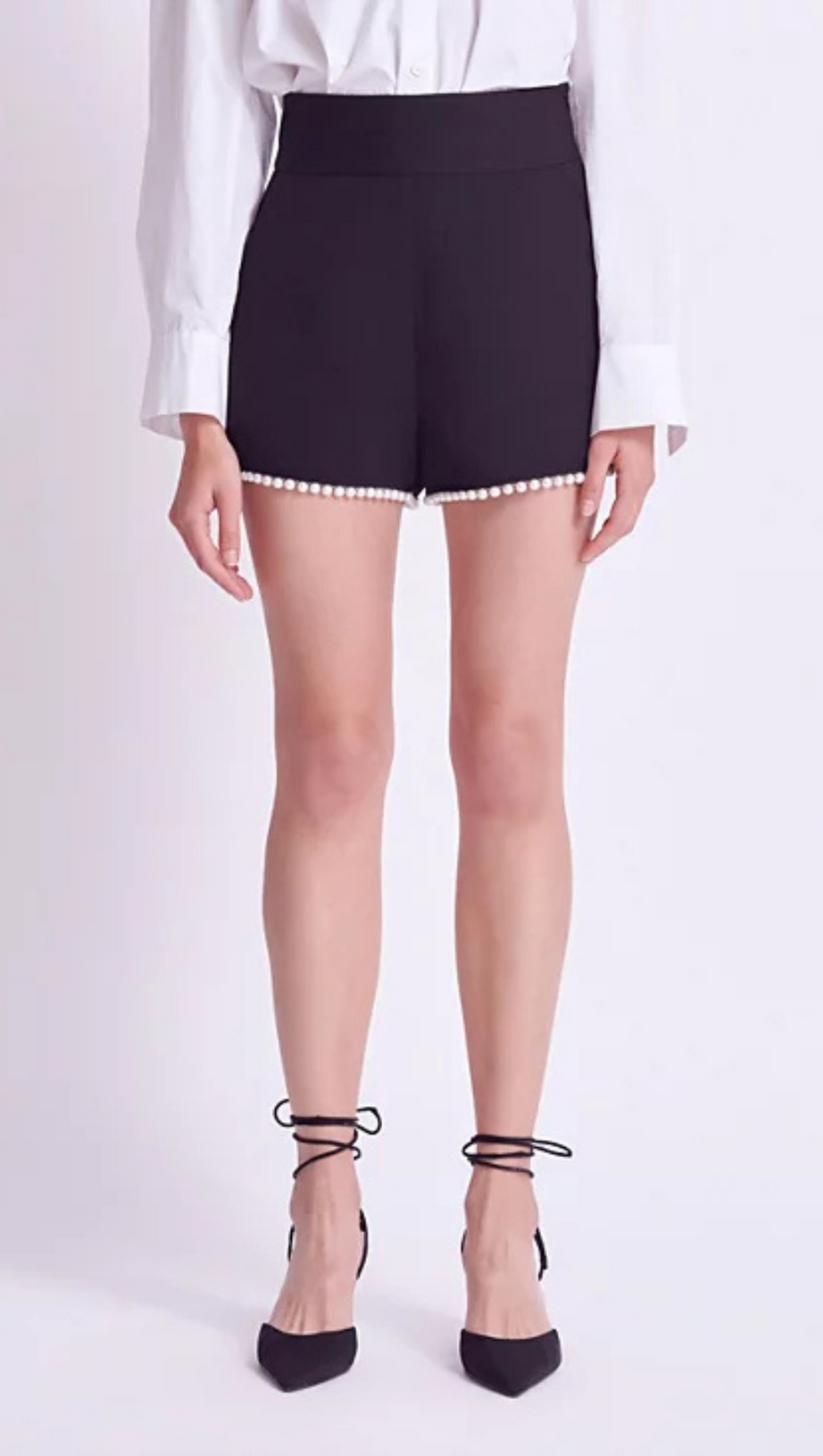 IMITATION PEARL TRIM HIGH WAIST SHORTS IN BLACK