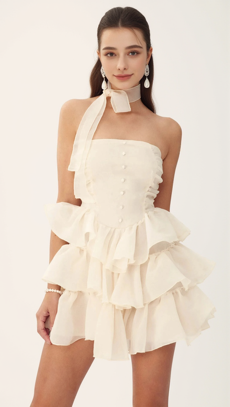 TRÄGERLOSES MINI-CHIFFONKLEID „JANICE“ MIT RÜSCHEN IN BEIGE