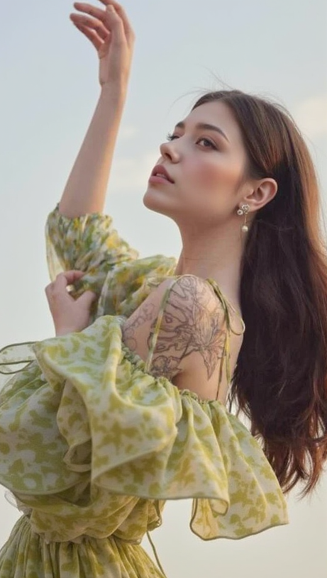 ANNA PRINTED RUFFLE TRIM MINI DRESS IN GREEN