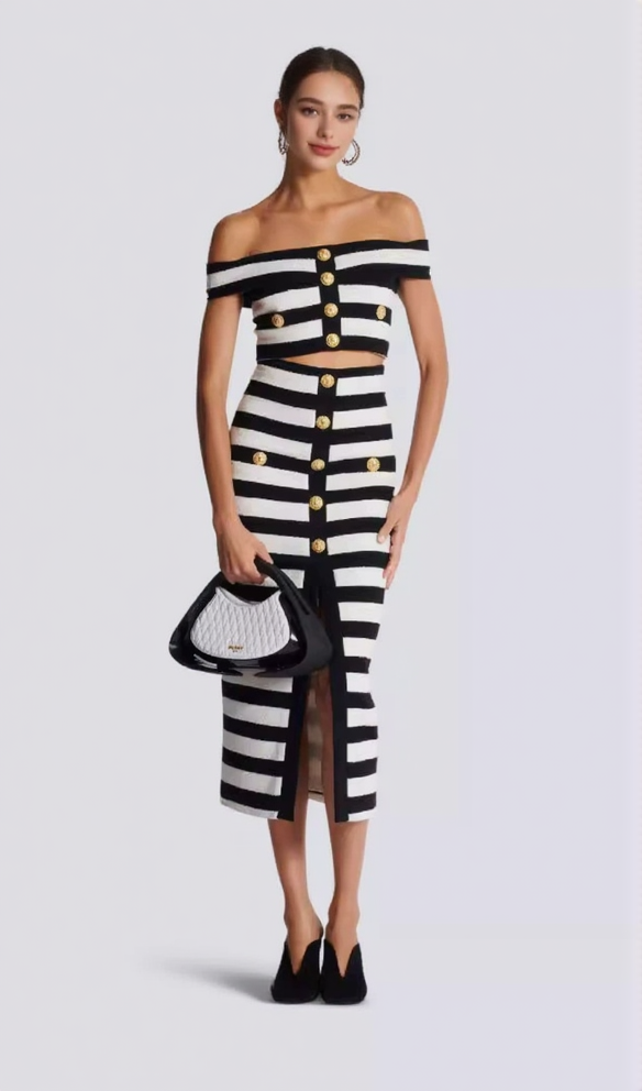AIIZIE TWO-TONE EMBELLISHED KNITTED CROPPED TOP SKIRT SET - product image