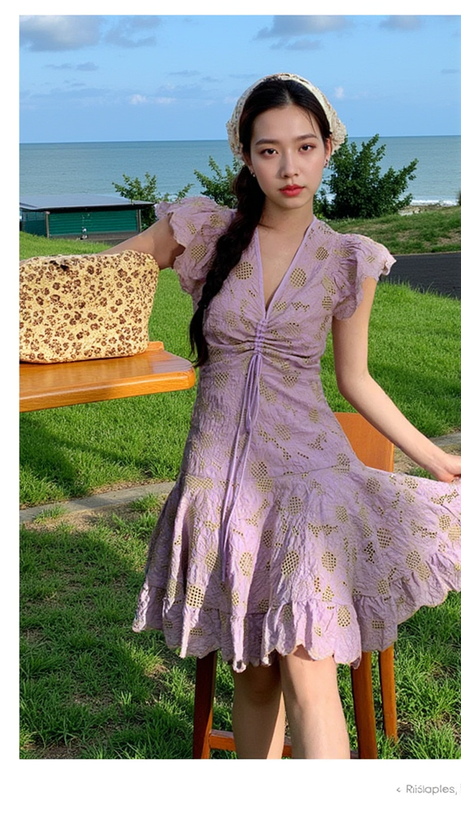 DANIE MINIKLEID AUS BLUMENSPITZE IN HELLEM LILA