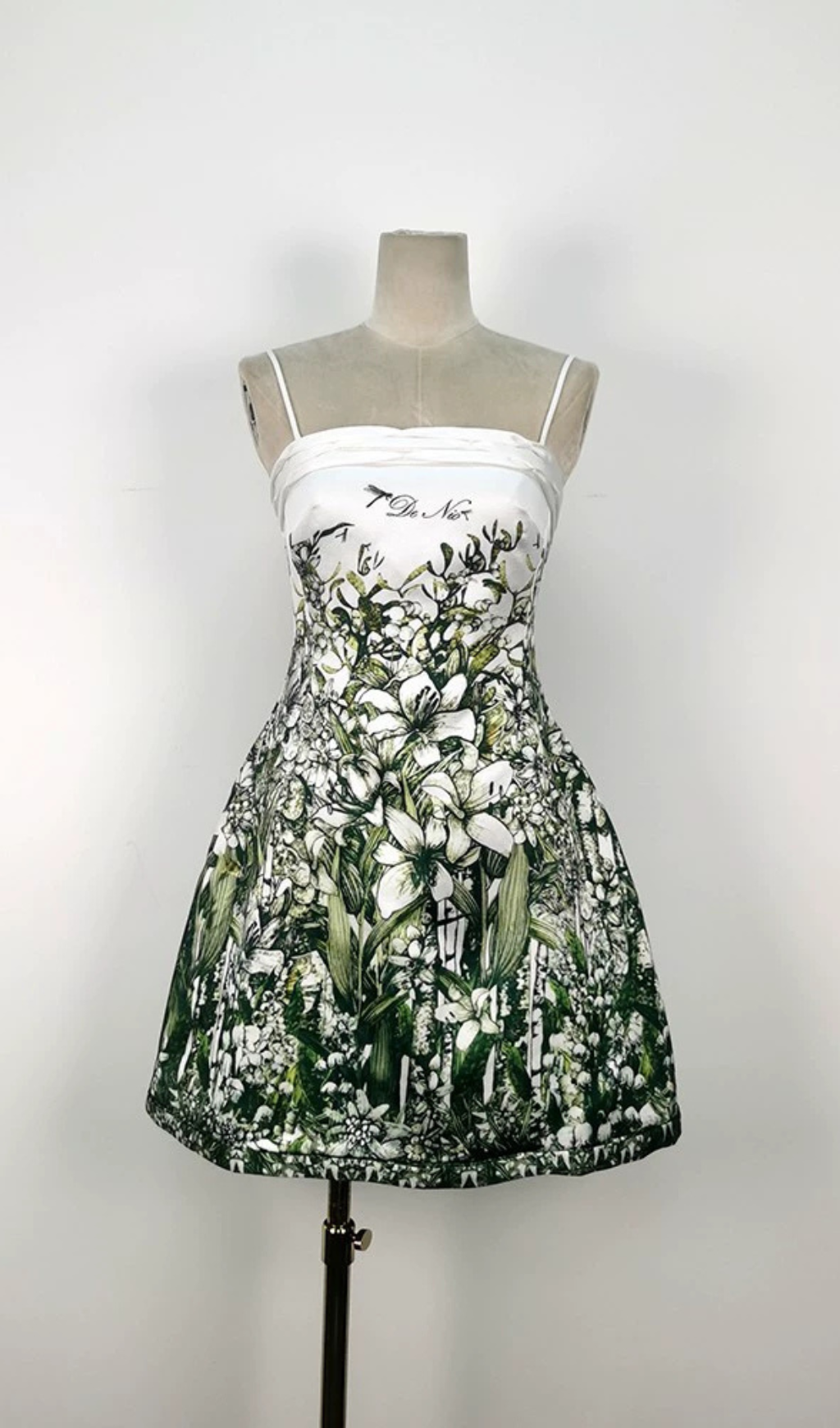 A-LINIE, GERADER KRAGENAUSSCHNITT, GEDREHTES MINIKLEID