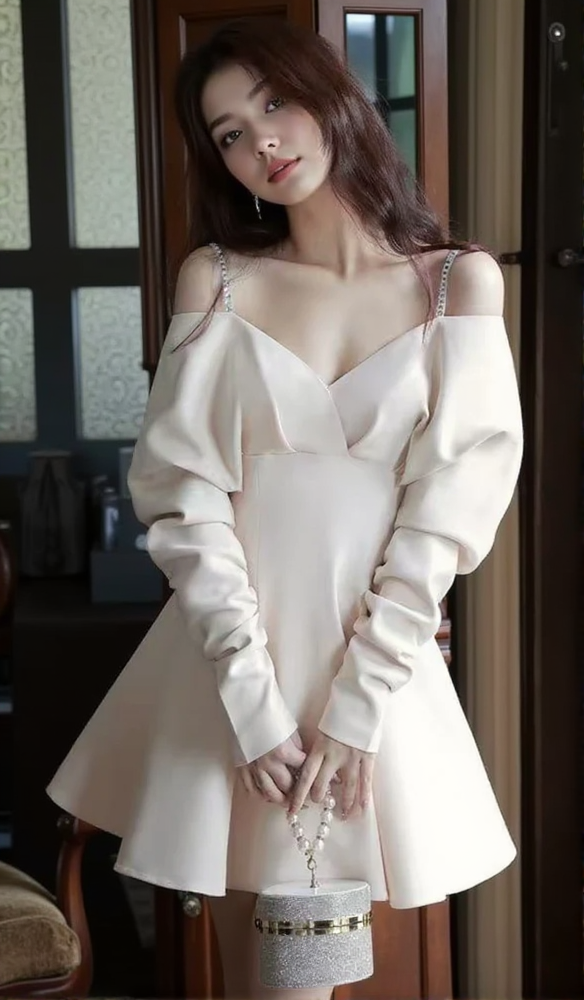 V-NECK LONG-SLEEVED A-LINE SUSPENDER DRESS