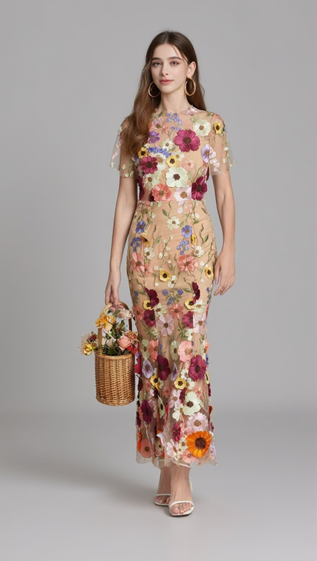 MIDIKLEID AUS MESH MIT FISCHSCHWANZ UND BLUMENSTICKEREI IN BRAUN