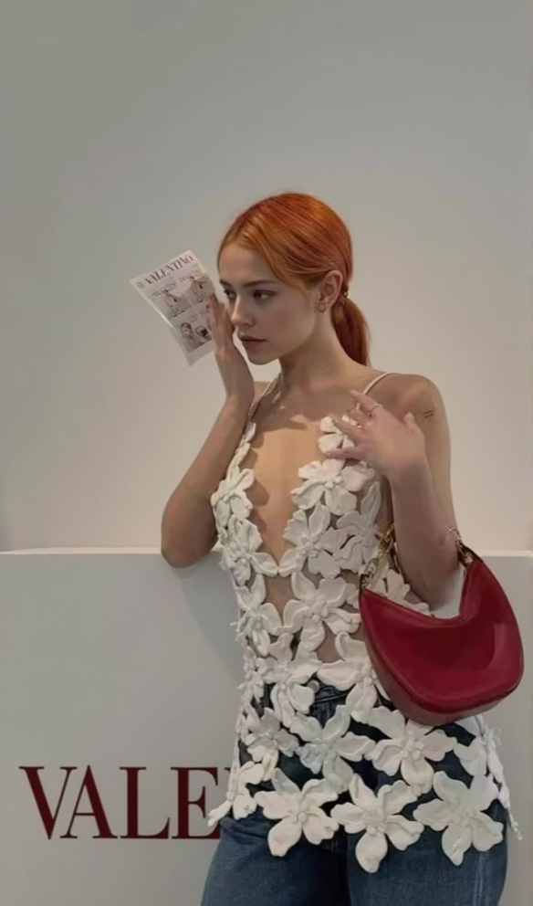 GRISELDA CUTOUT APPLIQUÉD COTTON TOP IN WHITE