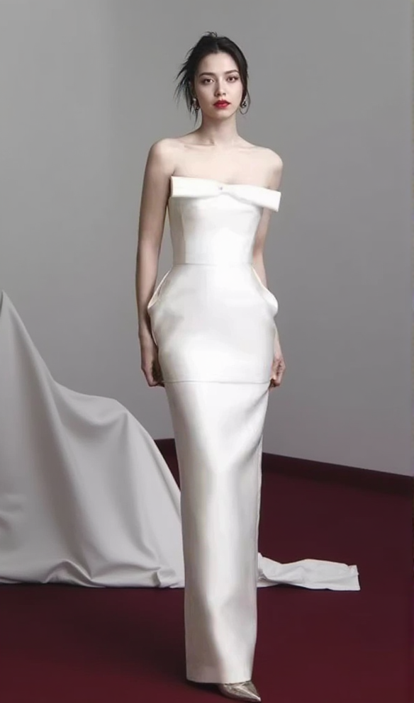 AIIZIE ALISA TUBE MIDI DRESS WITH BOW IN WHITE - product image