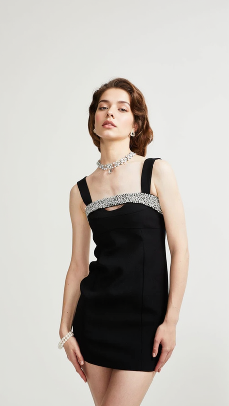 MINI ABITO NERO CON TAGLIO E CRISTALLI