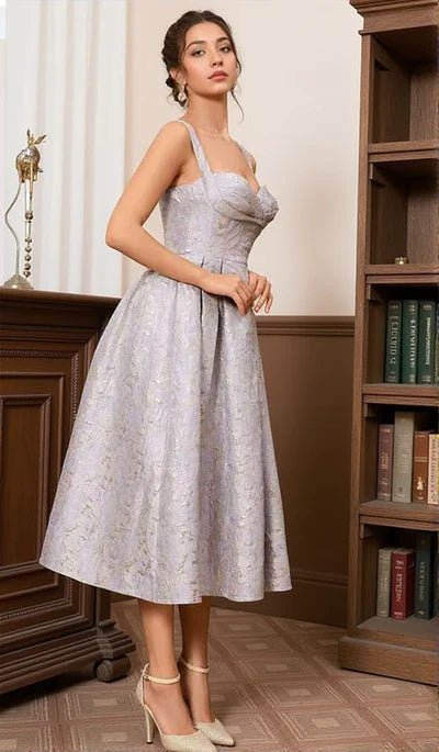 BUSTIER-MIDIKLEID IN A-LINIE IN LILA 