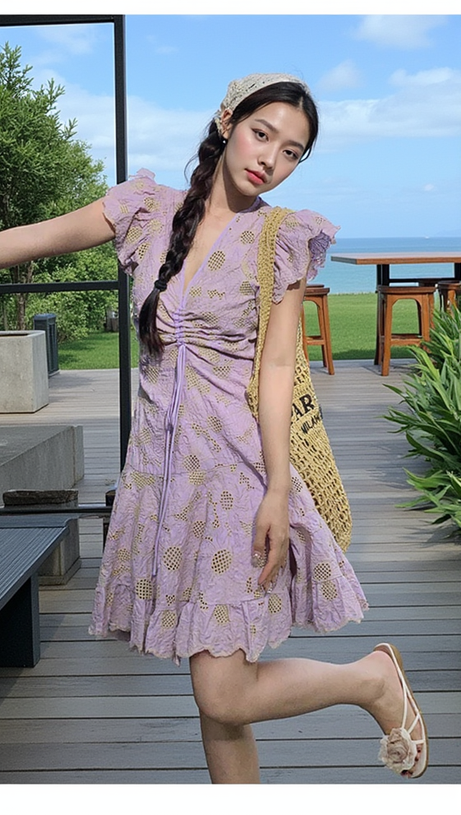 DANIE MINIKLEID AUS BLUMENSPITZE IN HELLEM LILA