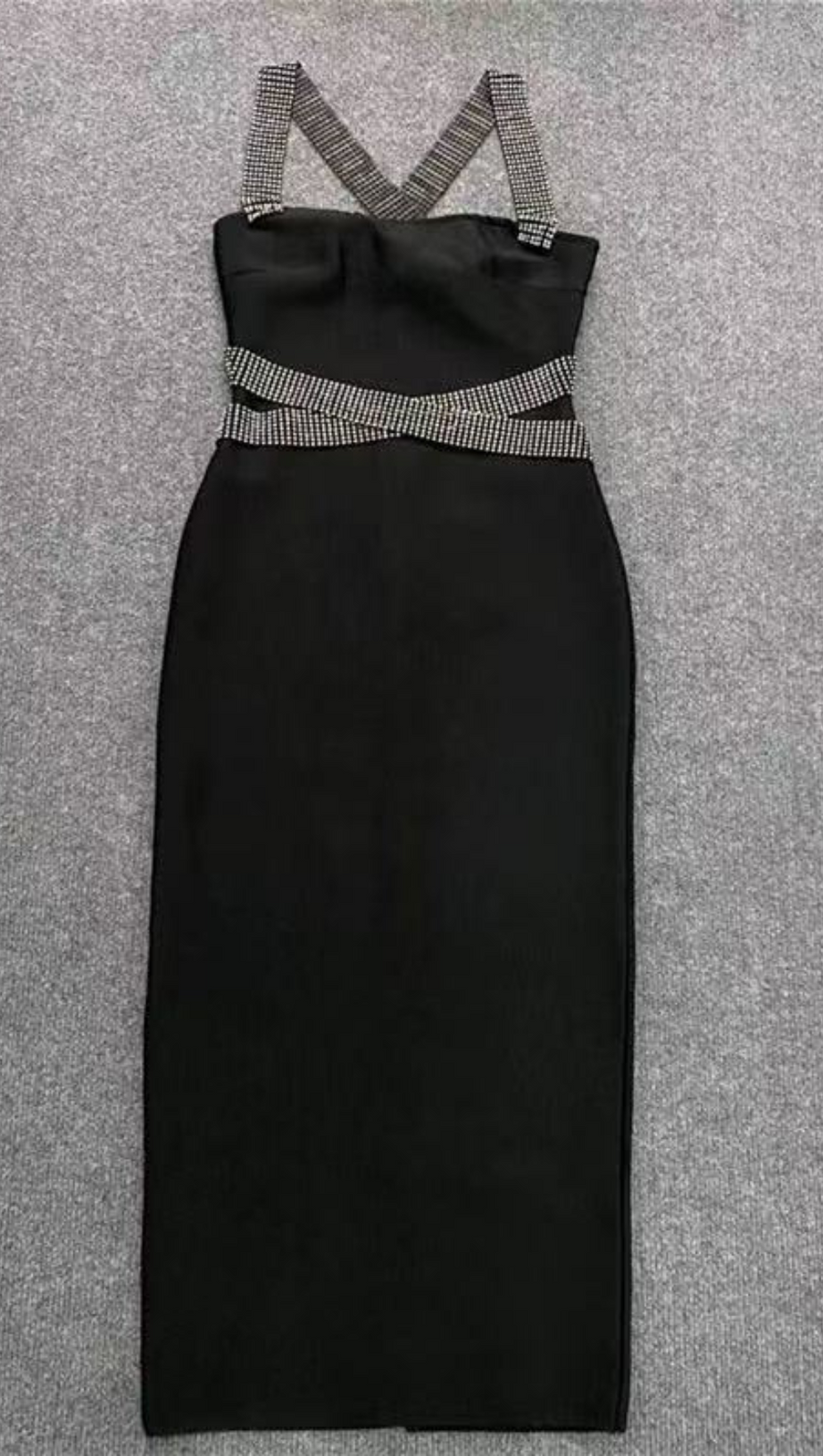 ABITO MIDI CON STRASS E SCOLLO A V