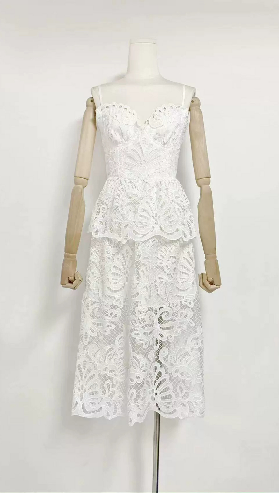 EVELYN CUT OUT LACE LAYERING MIDI DRESS IN WHITE