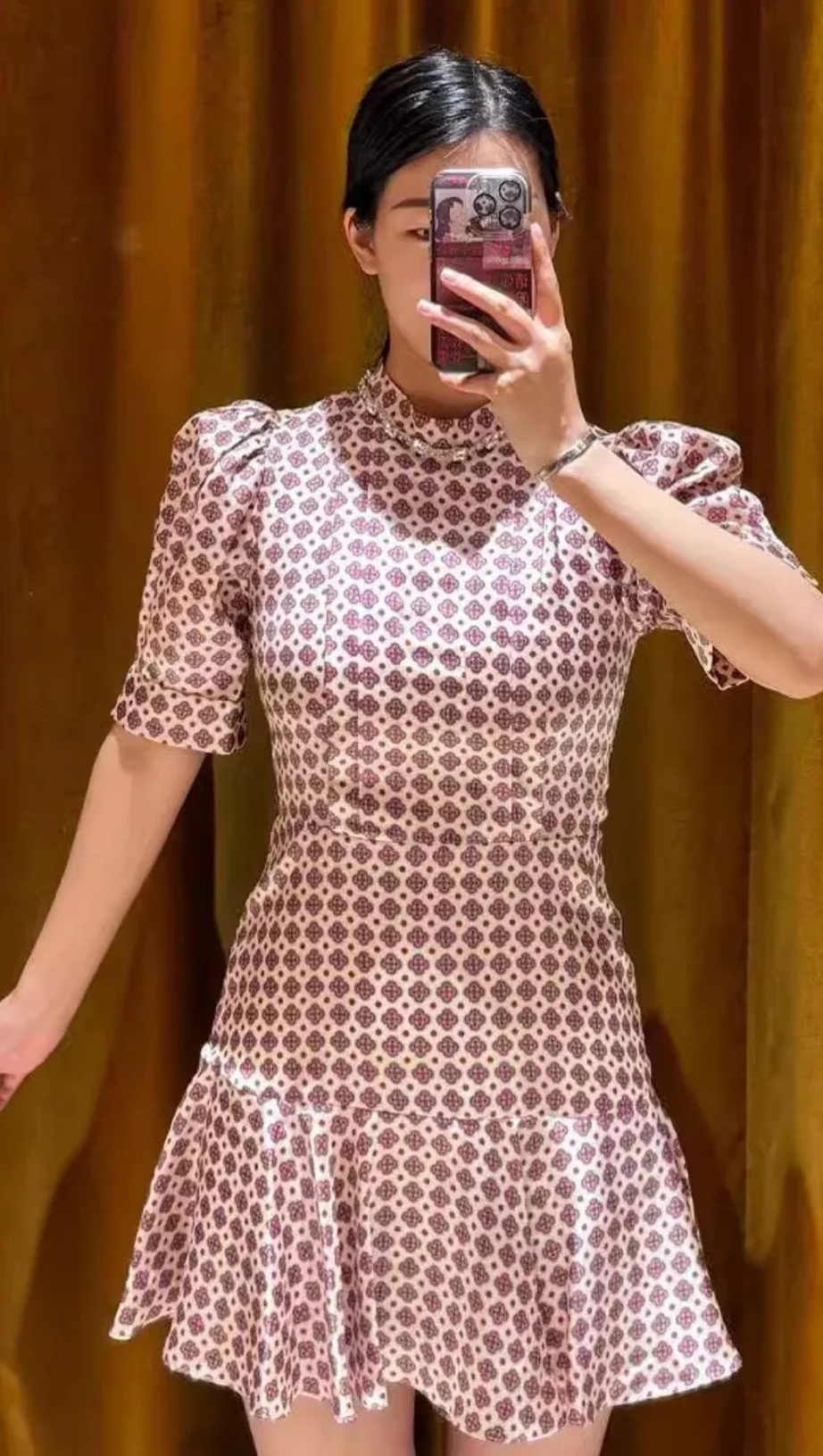 JAYANI – Bedrucktes Minikleid mit PUFFÄRMELN in Pink