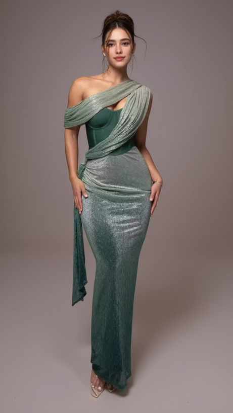 EMERALD GREEN HALTER STRAP MAXI DRESS