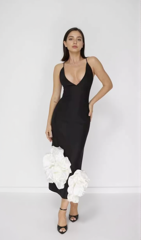 MIDIKLEID MIT BLUMENSAUM IN SCHWARZ