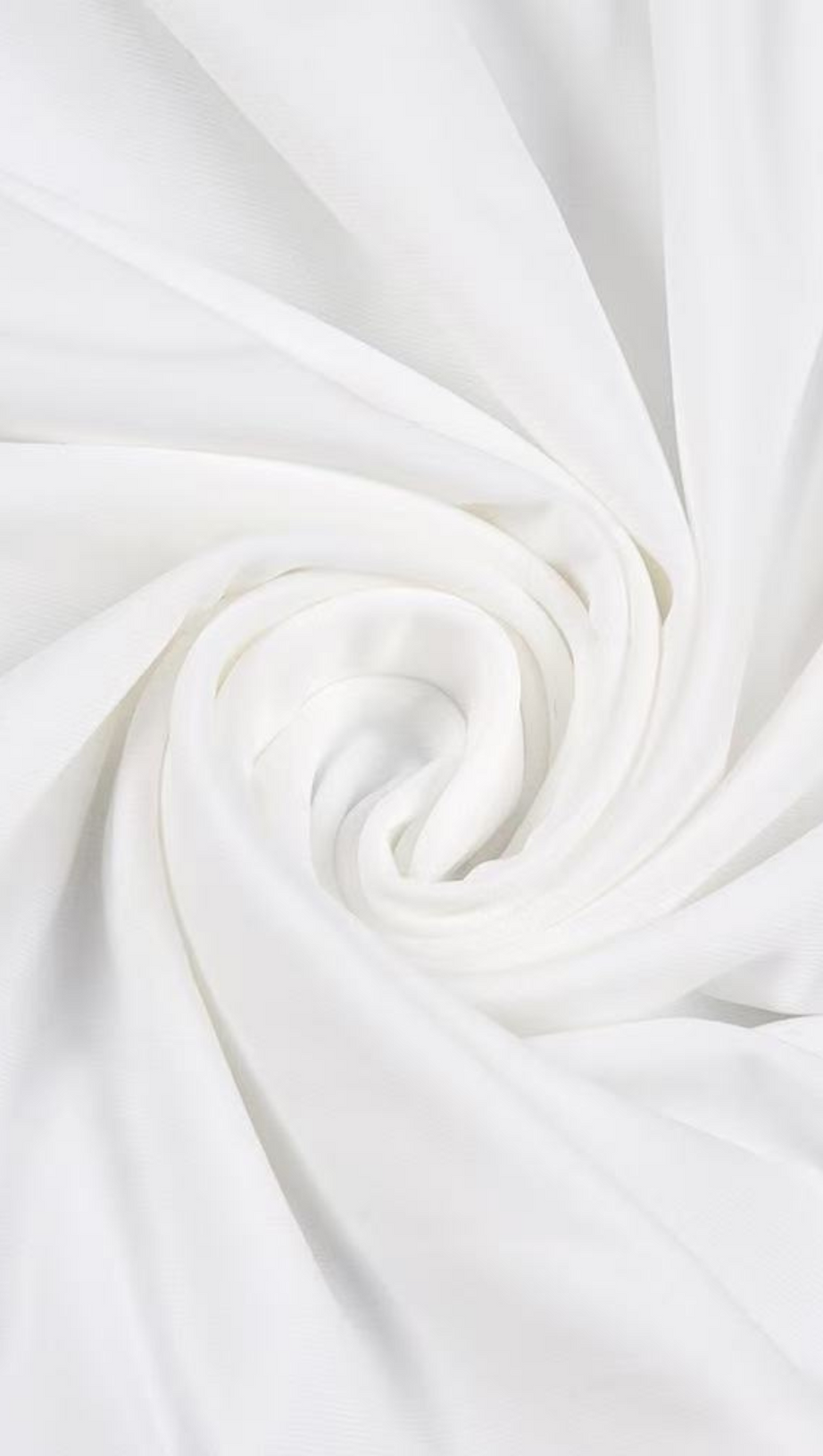 LANGÄRMELIGES MAXIKLEID MIT HOHEM SCHNITT UND BLUMEN