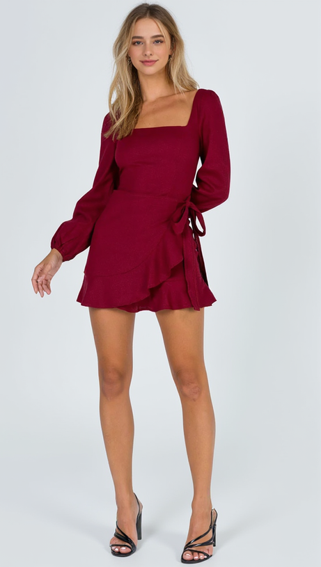 SQUARE NECKLINE MINI DRESS IN BURGUNDY