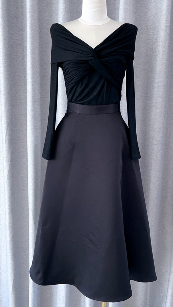 AIIZIE BLACK HIGH WAIST VINTAGE SKIRT - product image