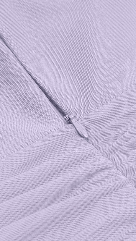 MIDIKLEID AUS MESH MIT RÜSCHEN IN LILA