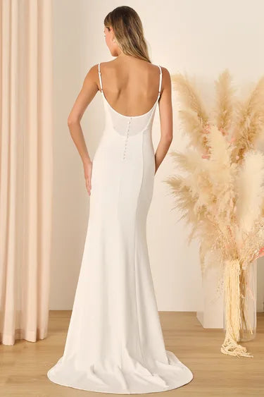 Blessed Romance – Weißes, ärmelloses Maxikleid im Meerjungfrauen-Stil mit Knopfleiste hinten 