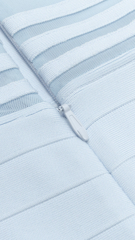 ABITO MIDI A COSTINE CON INSERTI IN RETE AZZURRO CHIARO 