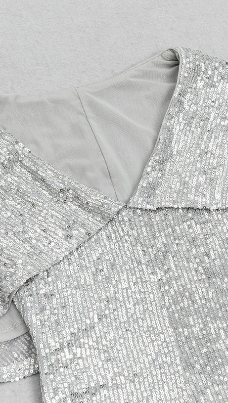 ABITO ADERENTE CON SPACCHIO E PAILLETTES ARGENTO CON SCOLLO A V