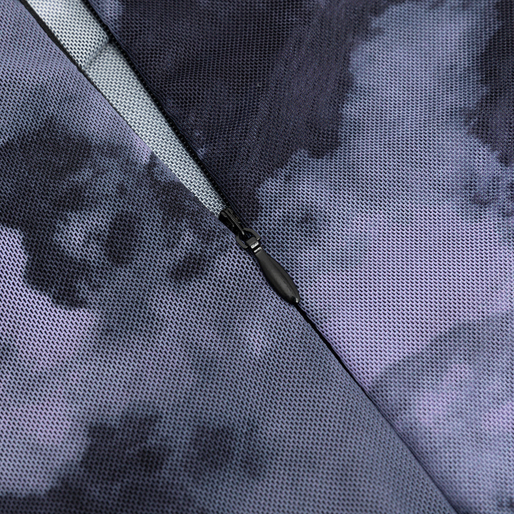 TIE-DYE-NETZ-CAMI-KLEID MIT GESPLITTETEM OBERSCHENKEL
