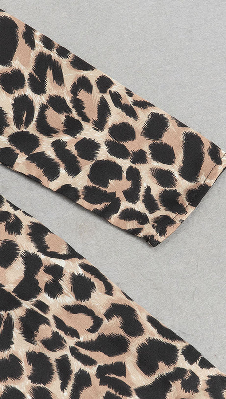 ABITO CON COLLO ALTO, VOLANT E Orlo Avvolgente Con Stampa Leopardata 