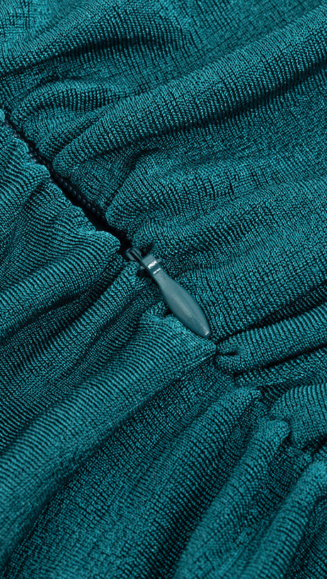 Schulterfreies, gerafftes Glitzerkleid mit Meerjungfrauen-Saum