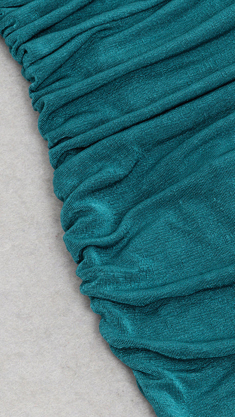 Schulterfreies, gerafftes Glitzerkleid mit Meerjungfrauen-Saum