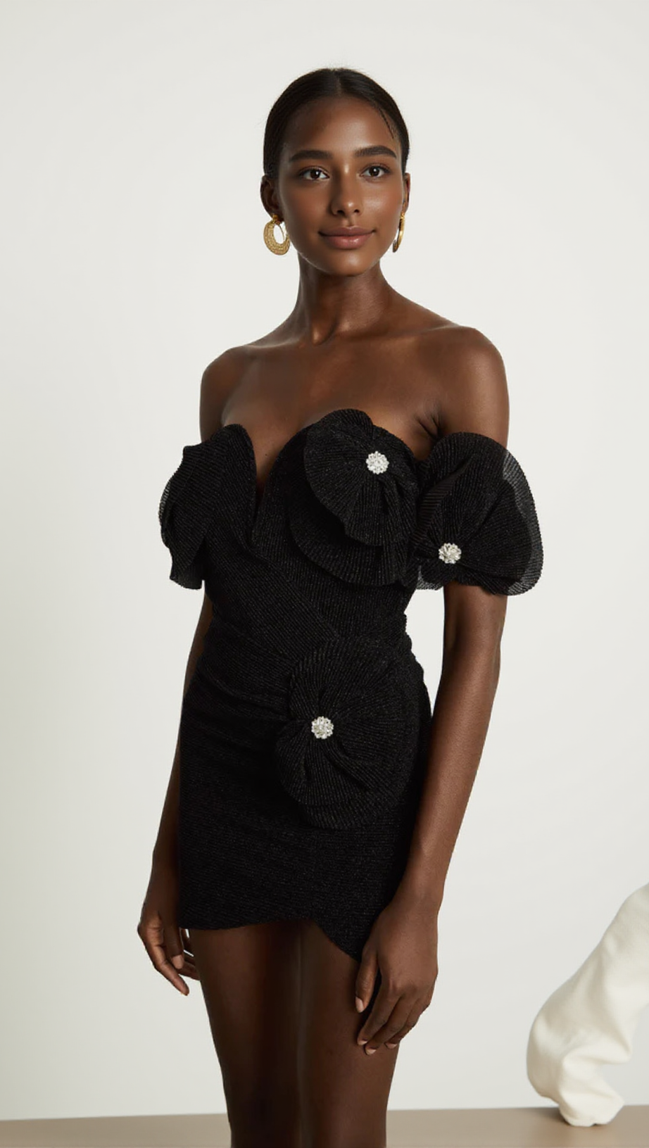 XAVIERA STRAPLESS FLORAL WRAP HIP MINI DRESS IN BLACK