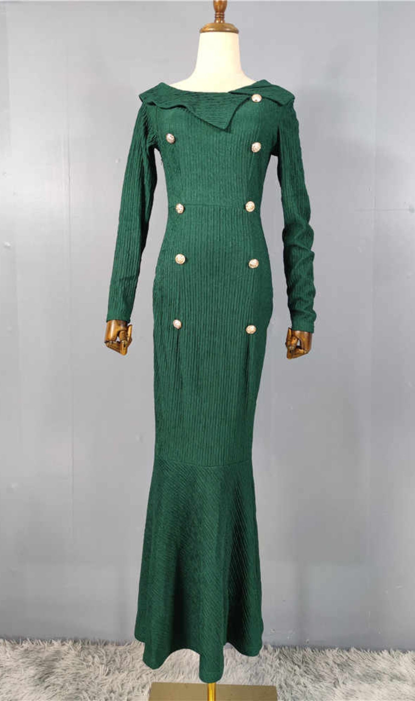 MERMAID LONG SLEEVE MAXI DRESS IN GREEN