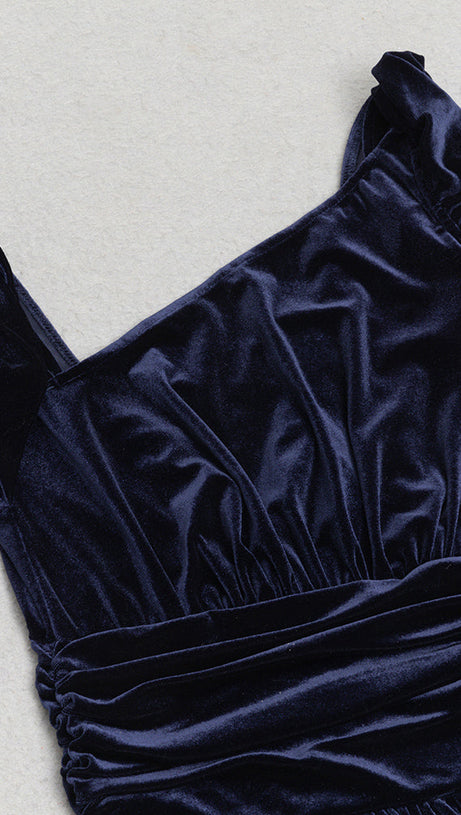 ABITO LUNGO IN VELLUTO CON VITA ARRICCIATA