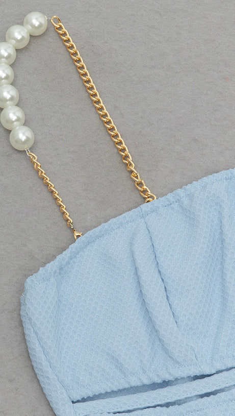 Camisole-Top mit Perlenkette 