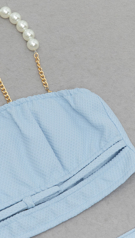 Camisole-Top mit Perlenkette 