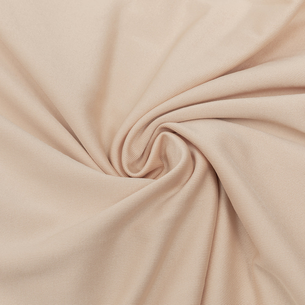 Gerafftes, figurbetontes Maxikleid mit Schlitz 