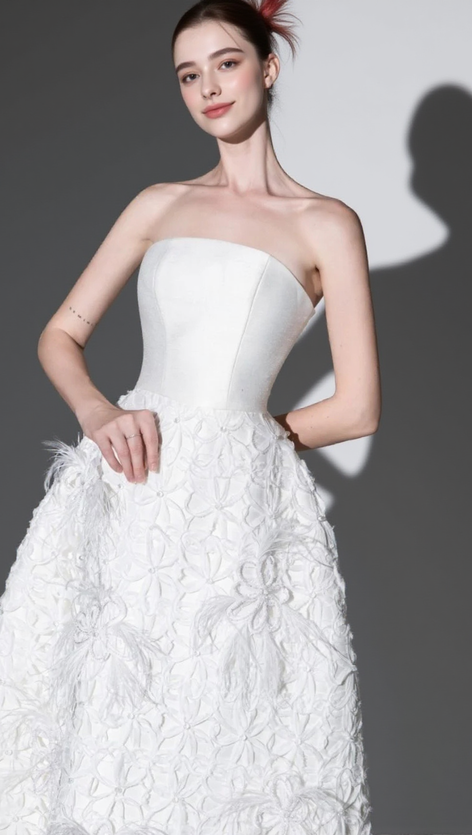 WHITE FLORAL EMBELLISHED STRAPLESS MIDI DRESS