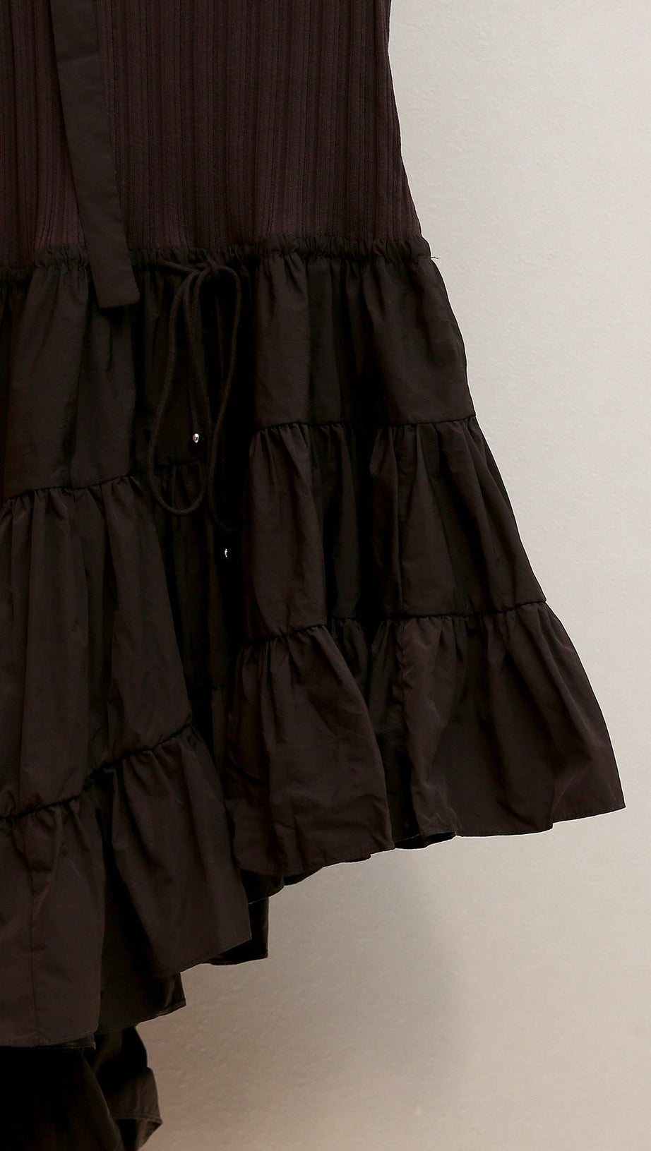 CHIC HUONG BROWN ASYMMETRICAL TIERED KNIT MIDI DRESS