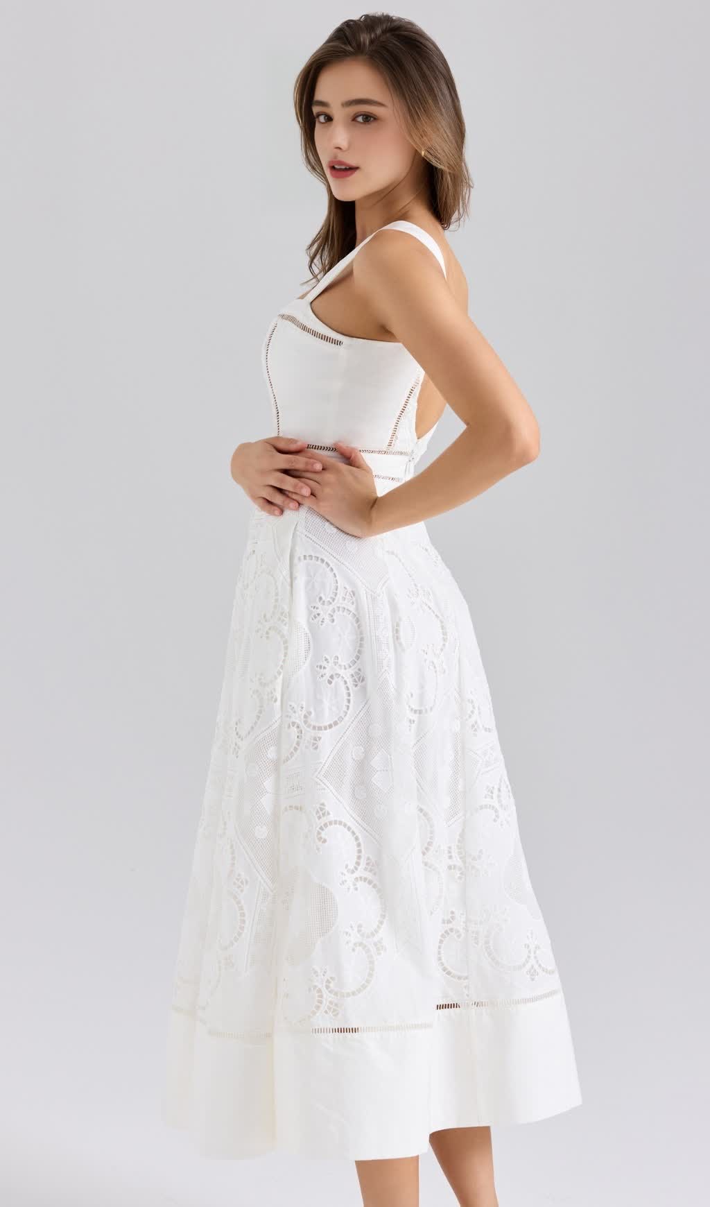 WEISSES MIDIKLEID AUS STRETCH-BAUMWOLLE MIT STICKEREI