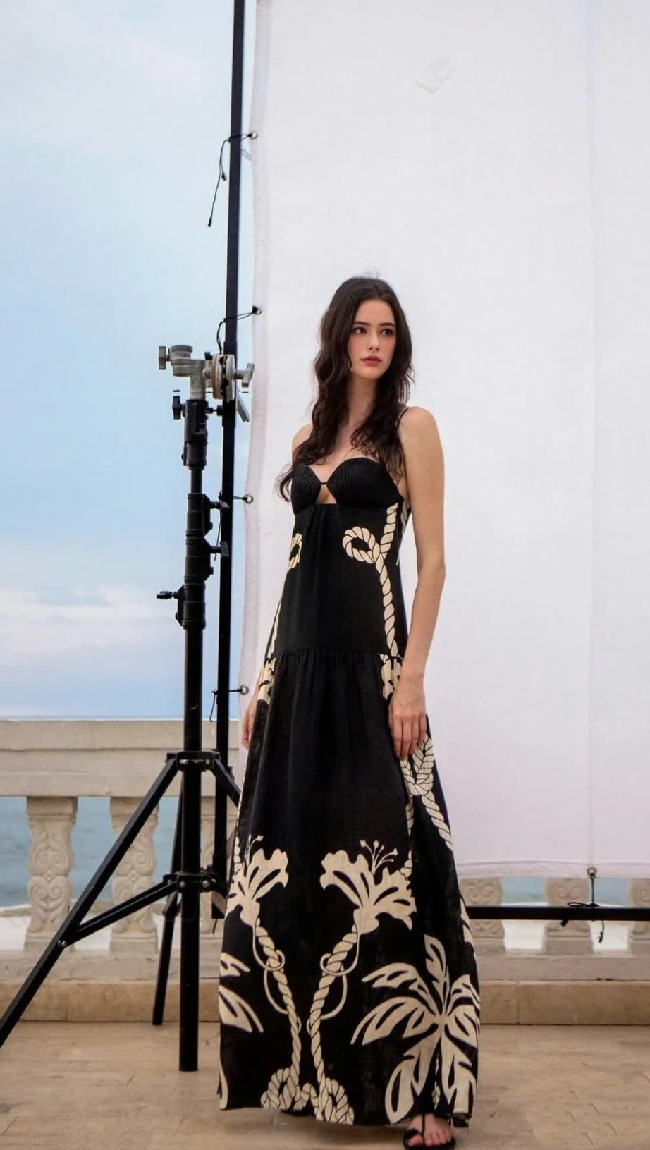 Maxikleid aus Leinen mit Lawerey-Print