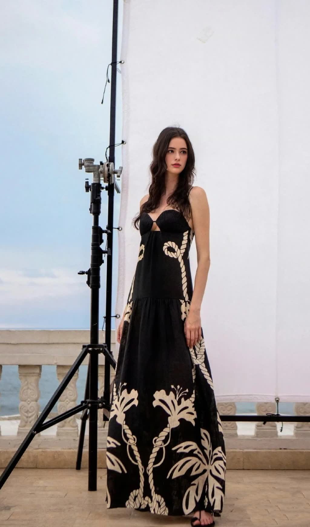 Maxikleid aus Leinen mit Lawerey-Print