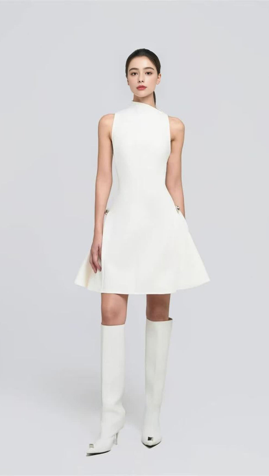 WEISSES ÄRMELLOSES MINIKLEID 