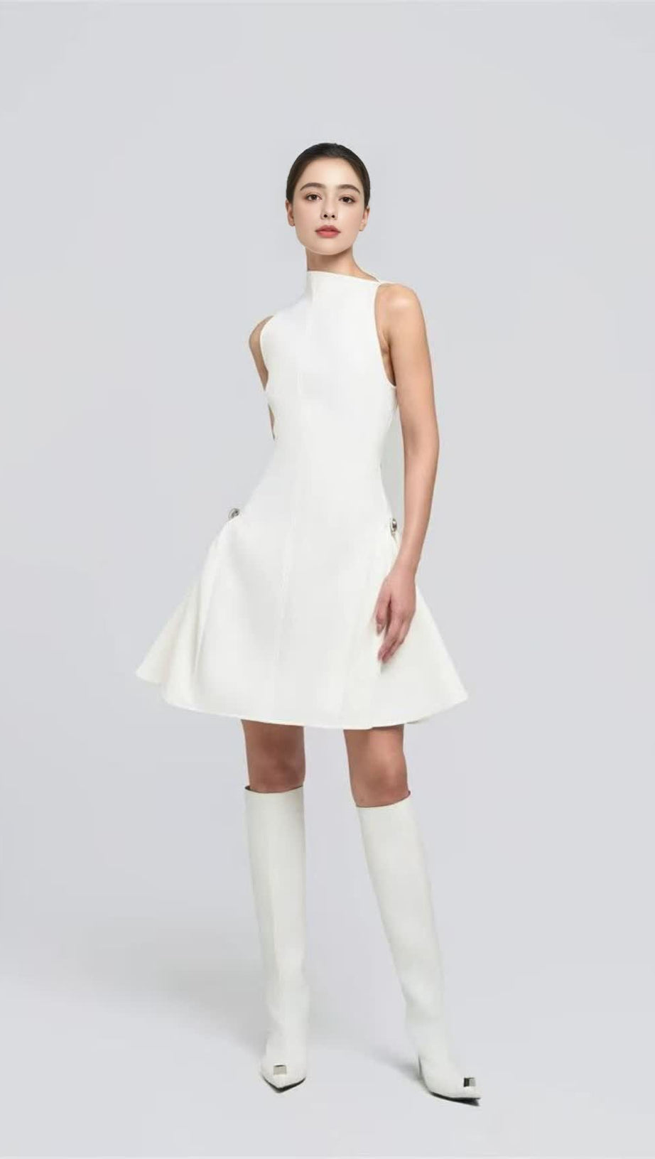 WEISSES ÄRMELLOSES MINIKLEID 