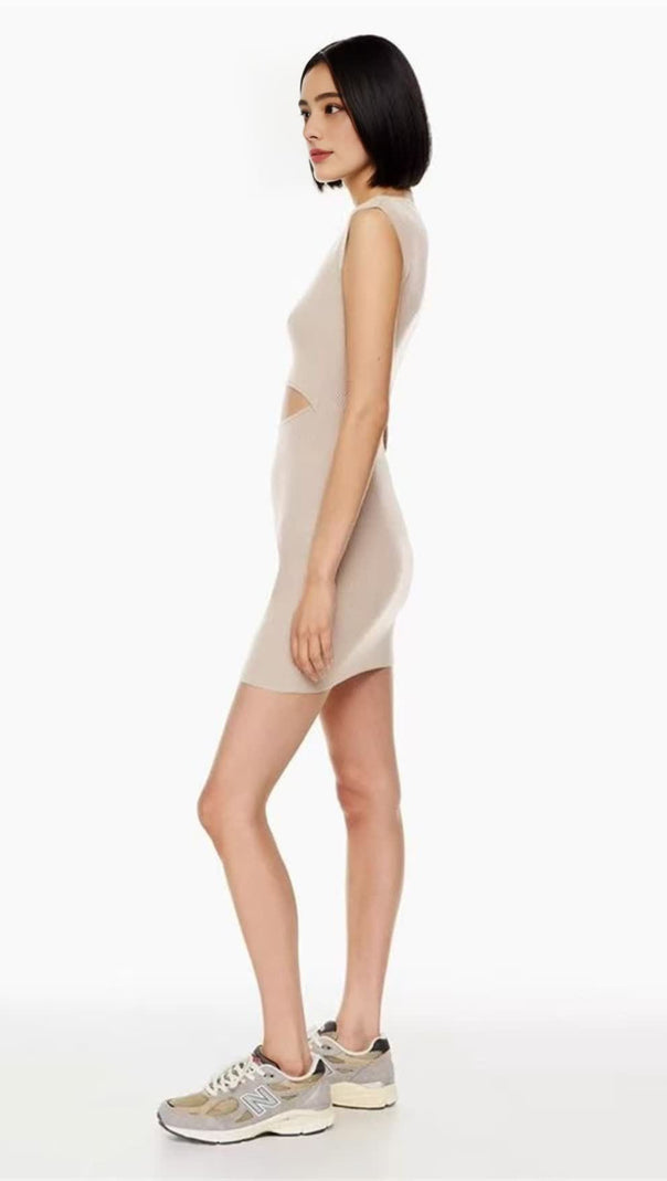 AIIZIE BROWN BELLY-BUTTON-BARING PURE-COLOR KNITTED MINI DRESS - product image
