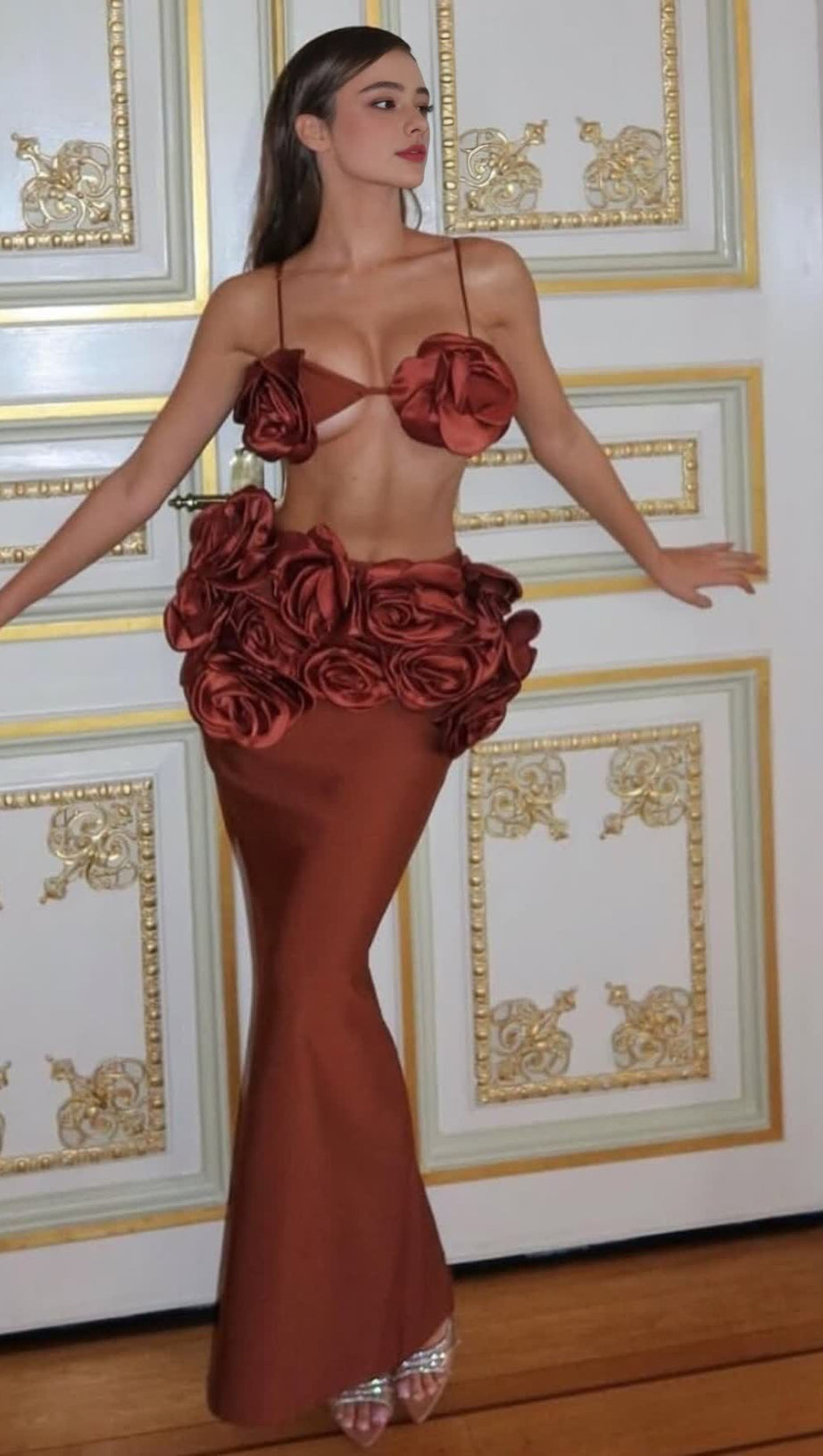 Completo top a fiori marrone e gonna lunga midi 