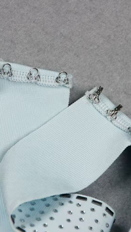 Neckholder-Bodycon-Kleid mit Kristallverzierung und Cut-outs